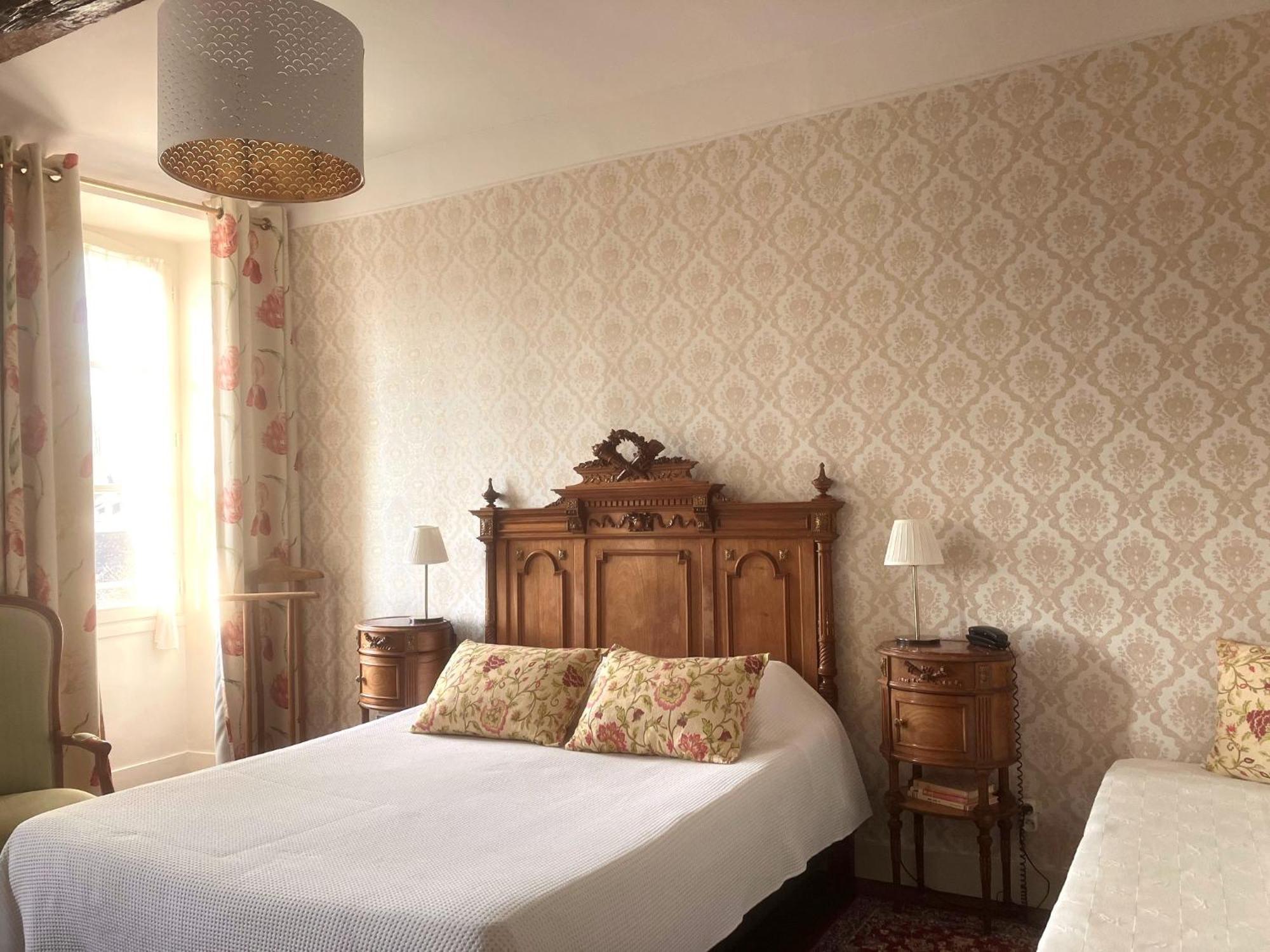 Hotel Diderot Chinon Esterno foto