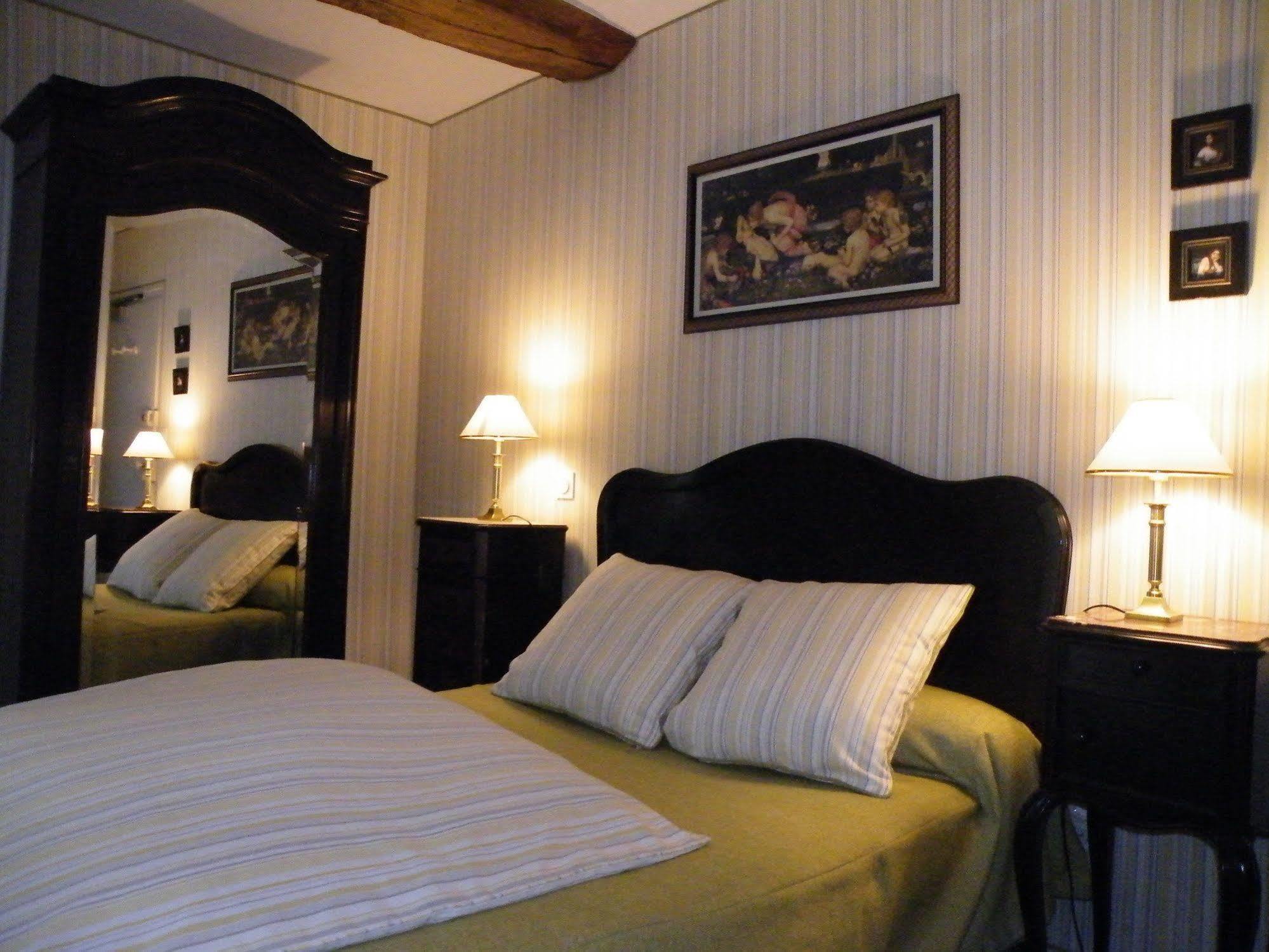 Hotel Diderot Chinon Esterno foto