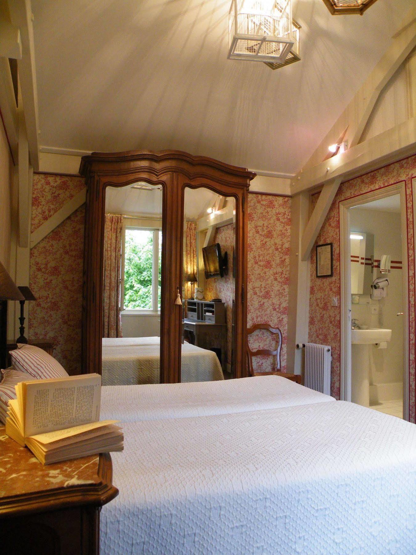 Hotel Diderot Chinon Esterno foto